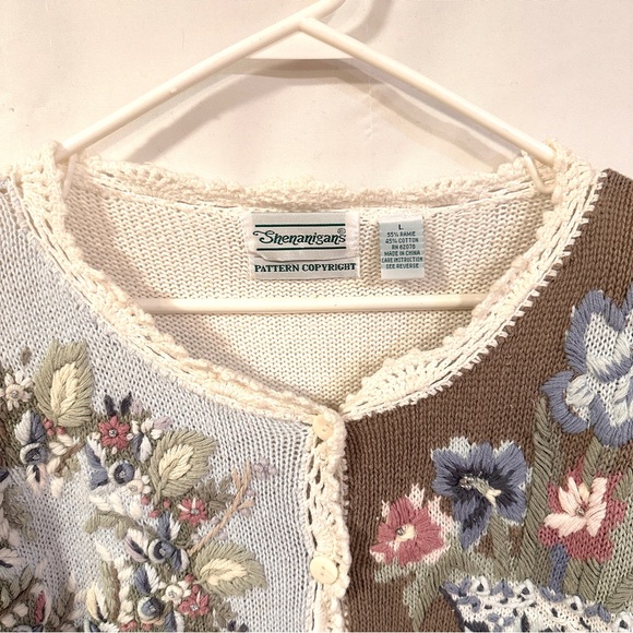Shenanigans Vtg Cardigan Sweater Size L Embroidered Floral Crochet Trim Granny - Picture 5 of 10